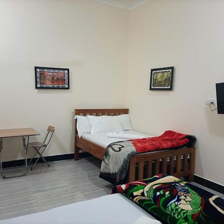 Chibuba Airport Accommodation Dar es Salaam Bagian luar foto