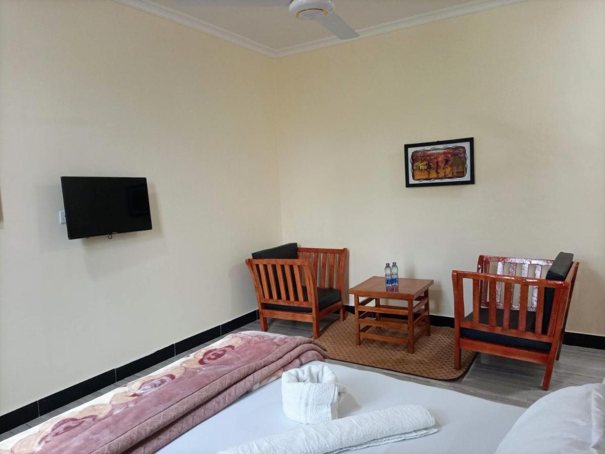 Chibuba Airport Accommodation Dar es Salaam Bagian luar foto
