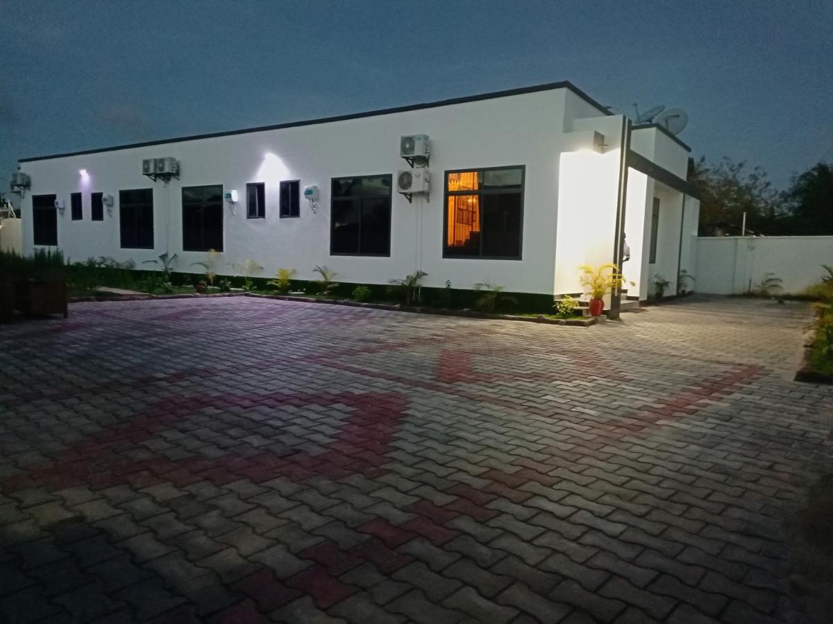 Chibuba Airport Accommodation Dar es Salaam Bagian luar foto