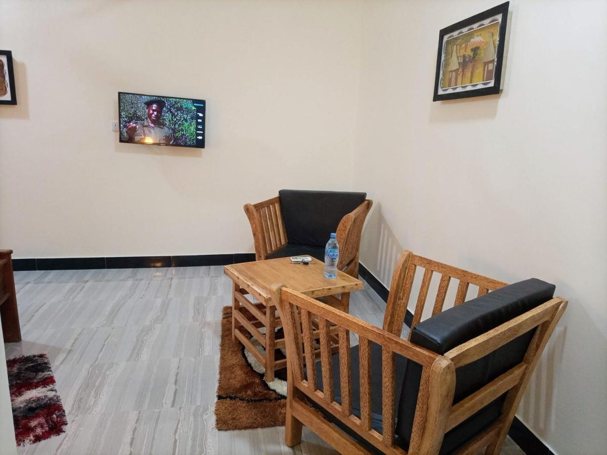 Chibuba Airport Accommodation Dar es Salaam Bagian luar foto