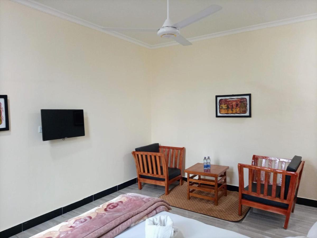 Chibuba Airport Accommodation Dar es Salaam Bagian luar foto