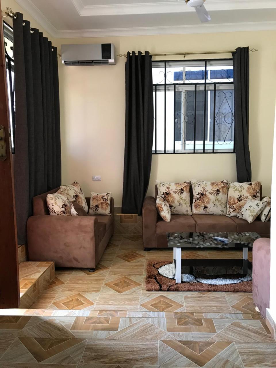 Chibuba Airport Accommodation Dar es Salaam Bagian luar foto