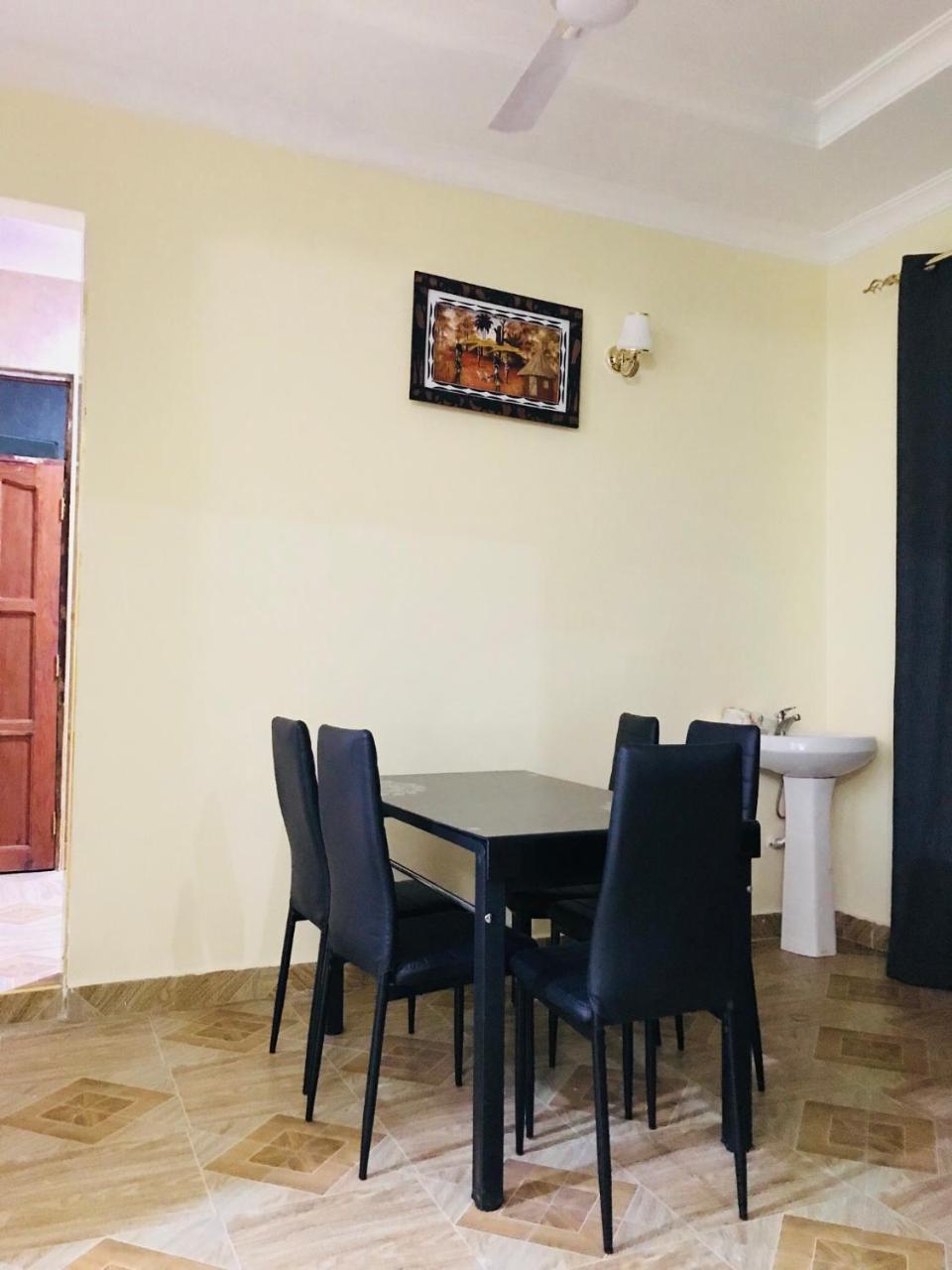 Chibuba Airport Accommodation Dar es Salaam Bagian luar foto