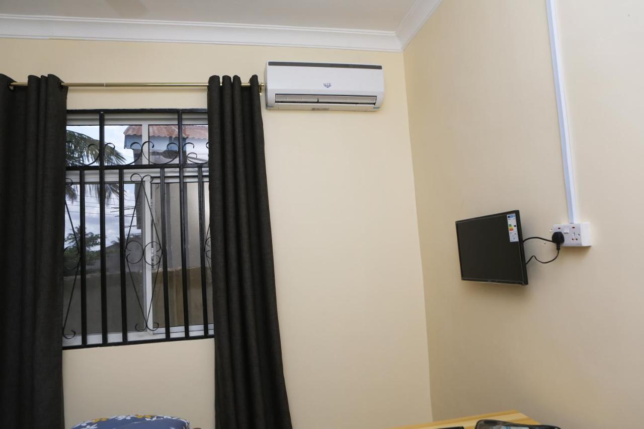 Chibuba Airport Accommodation Dar es Salaam Bagian luar foto